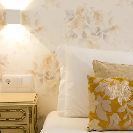 Amalia Near Rossio Square Πανσιόν 3*