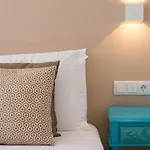 Amalia Near Rossio Square Guest house