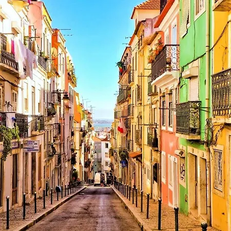 Amália Near Rossio Square Lisbona